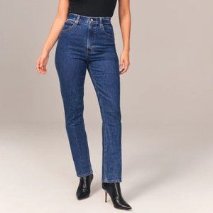 Curve Love Ultra High Rise 90s Slim Straight Jean